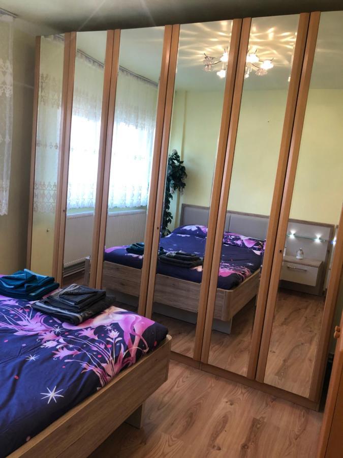 La Symo Apartament Straja Lupeni Lupeni  Экстерьер фото